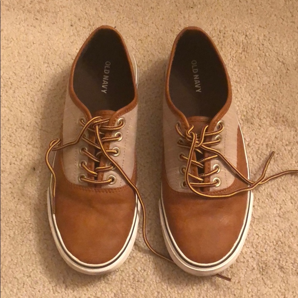Boys shoes
